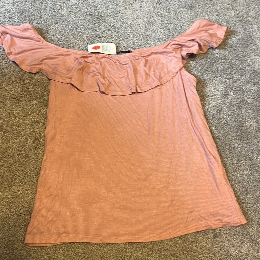 New size xl but fits small - medium person